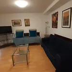 Apartamentos Auhabitat Zaragoza, edificio de apartamentos turísticos con facilidad de parking