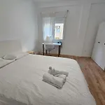 Moderno Piso Junto Al Pilar