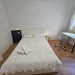 Moderno Piso Junto Al Pilar