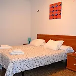 Dos Torres Alierta - Edificio de apartamentos con parking privado amplios para estar como en casa ideal para grupos y empresas