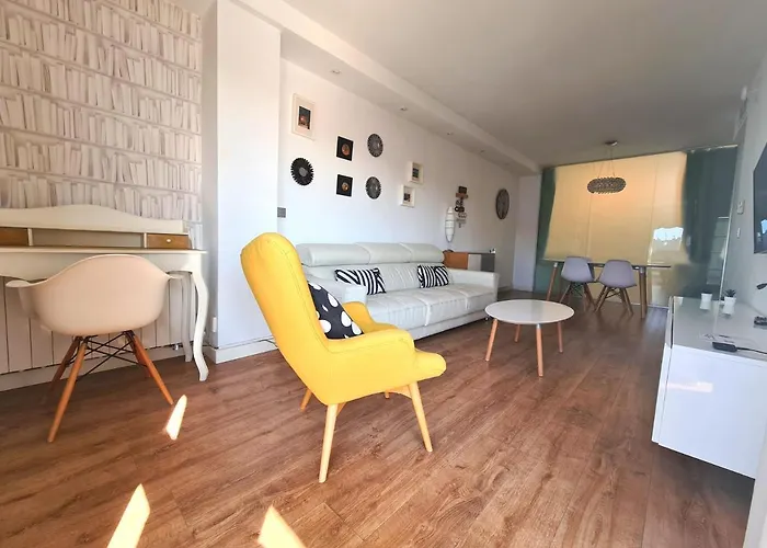 Apartamentos Dos Torres Tolkien - Parking y vistas