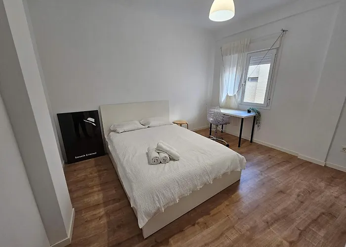 Moderno Piso Junto Al Pilar