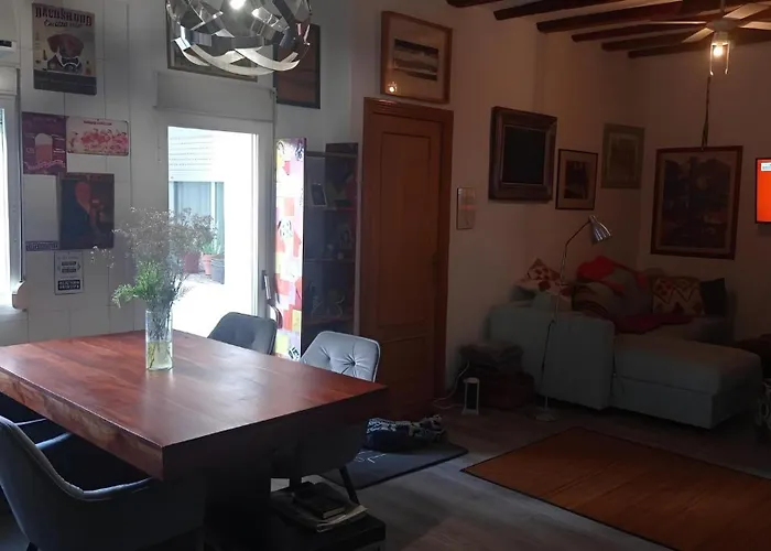 Piso Para 4 Con 2 Parking En Casco Historico De Zaragoza 2 Noches Minimo