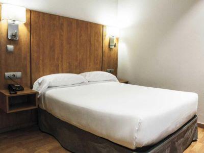 Avenida 3* Zaragoza