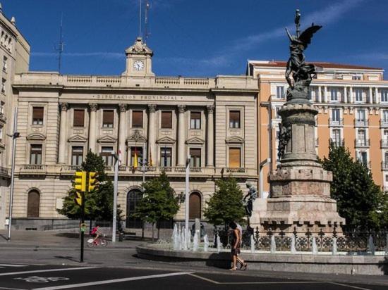 Check-in 24h Plaza España Amplio Centro 4 *