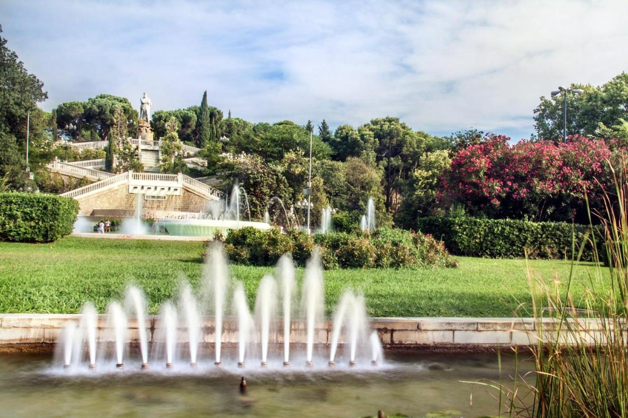 Check-in 24h Plaza España Amplio Centro 4 *