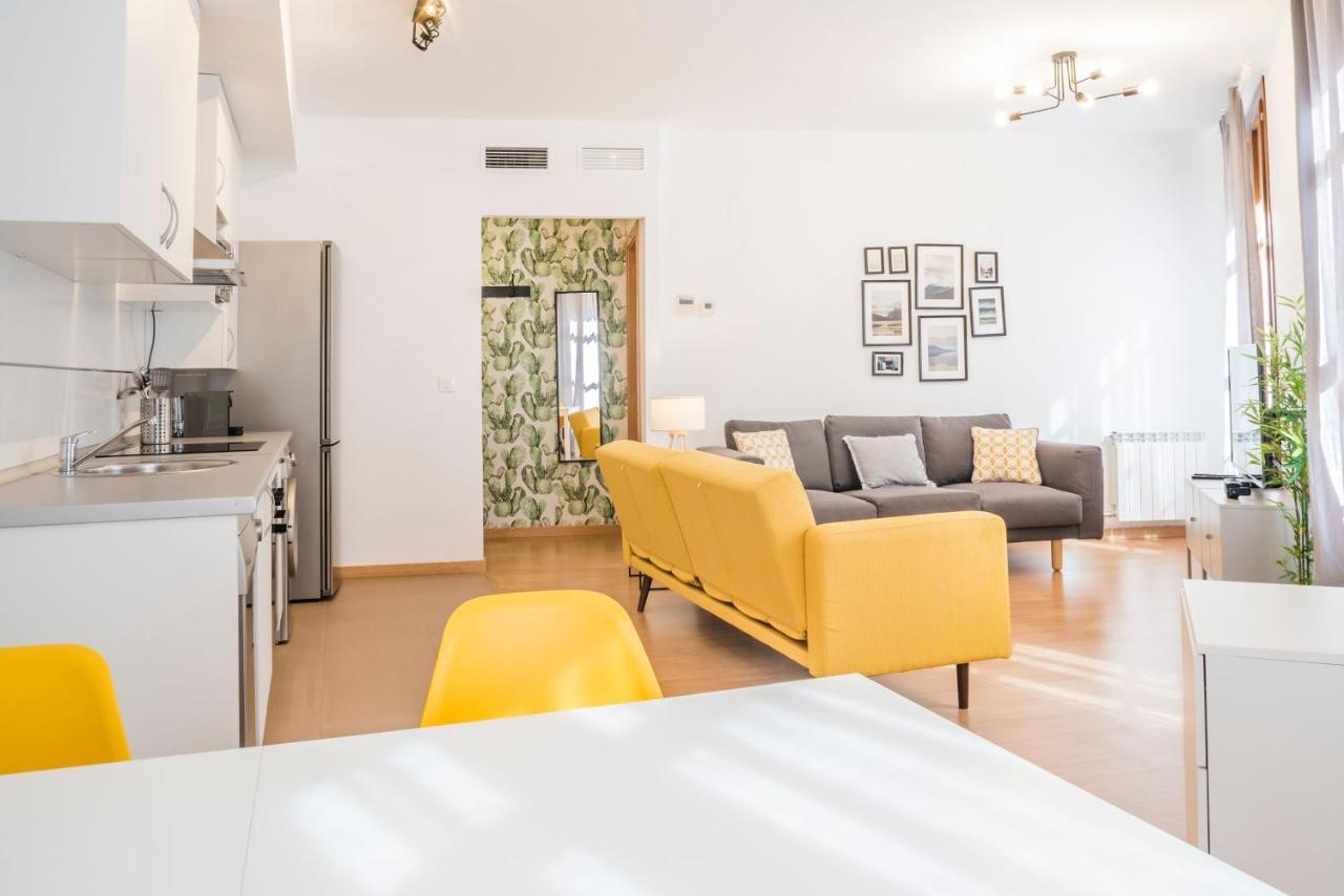 Az El Balcón De Espoz Y Mina Ii Apartamento *