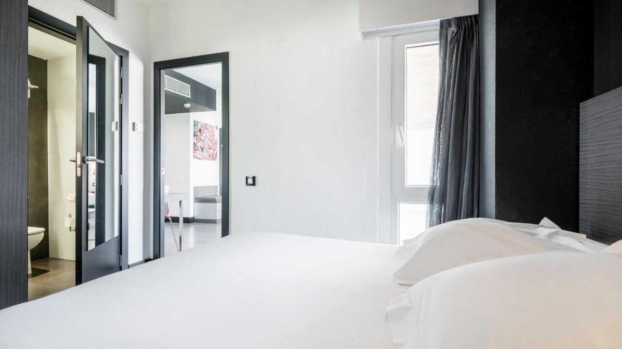 Hotel Ilunion Romareda 4*