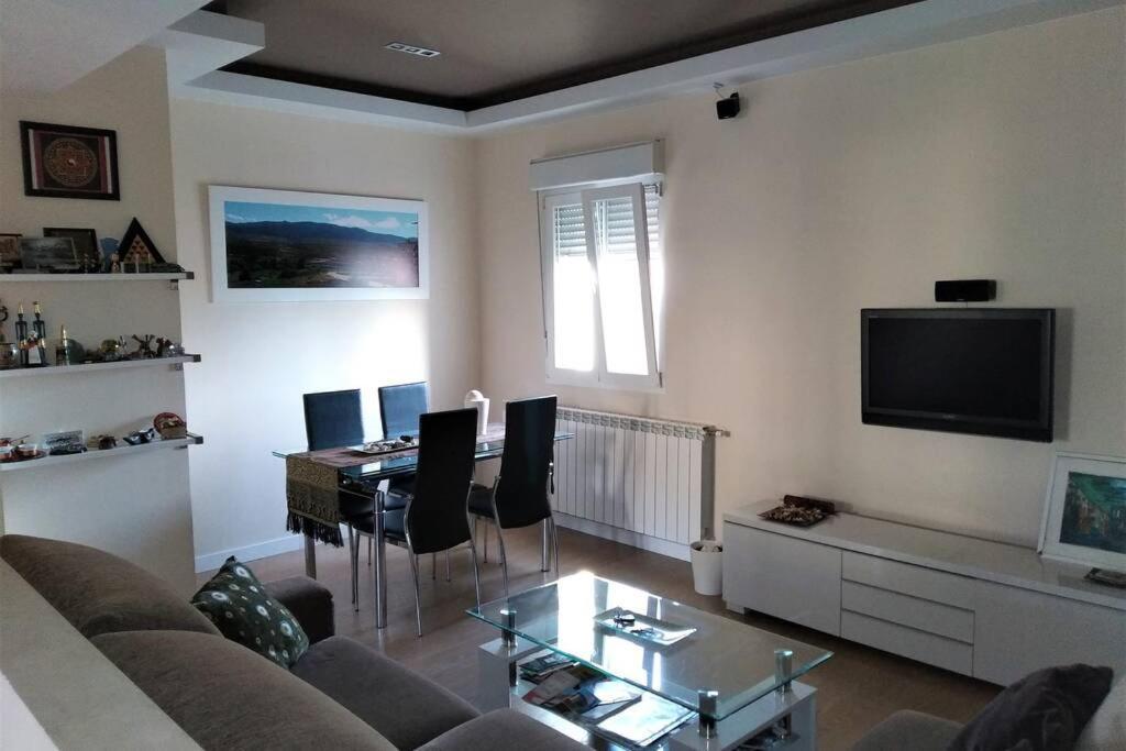 Apartamento Cómodo, Bien Ubicado Y 2 Plazas Parking Zaragoza