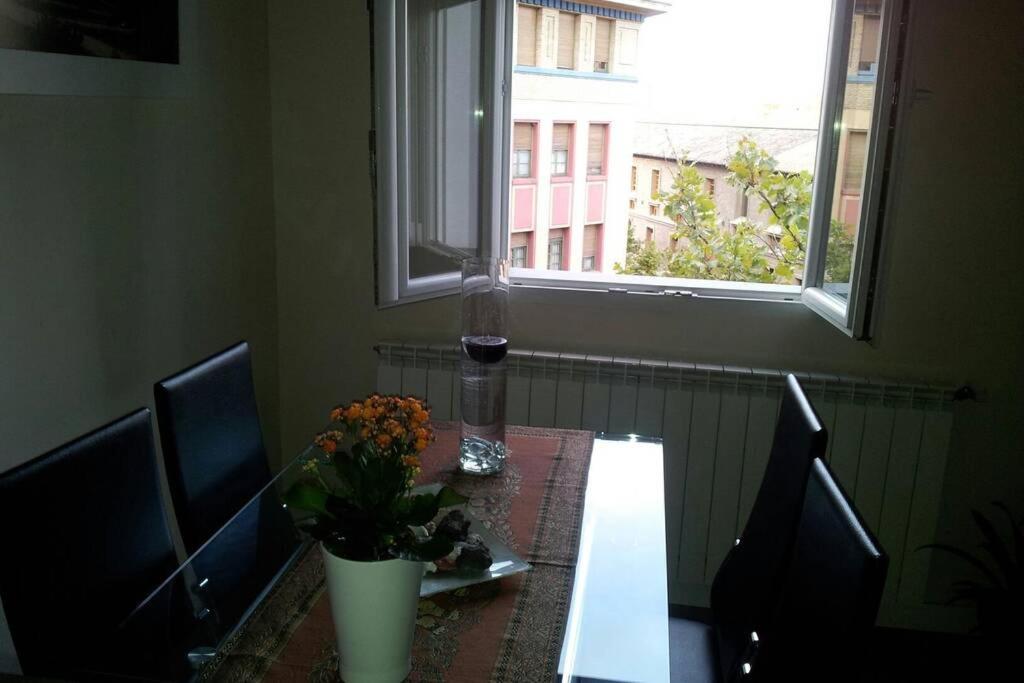Apartamento Cómodo, Bien Ubicado Y 2 Plazas Parking Zaragoza