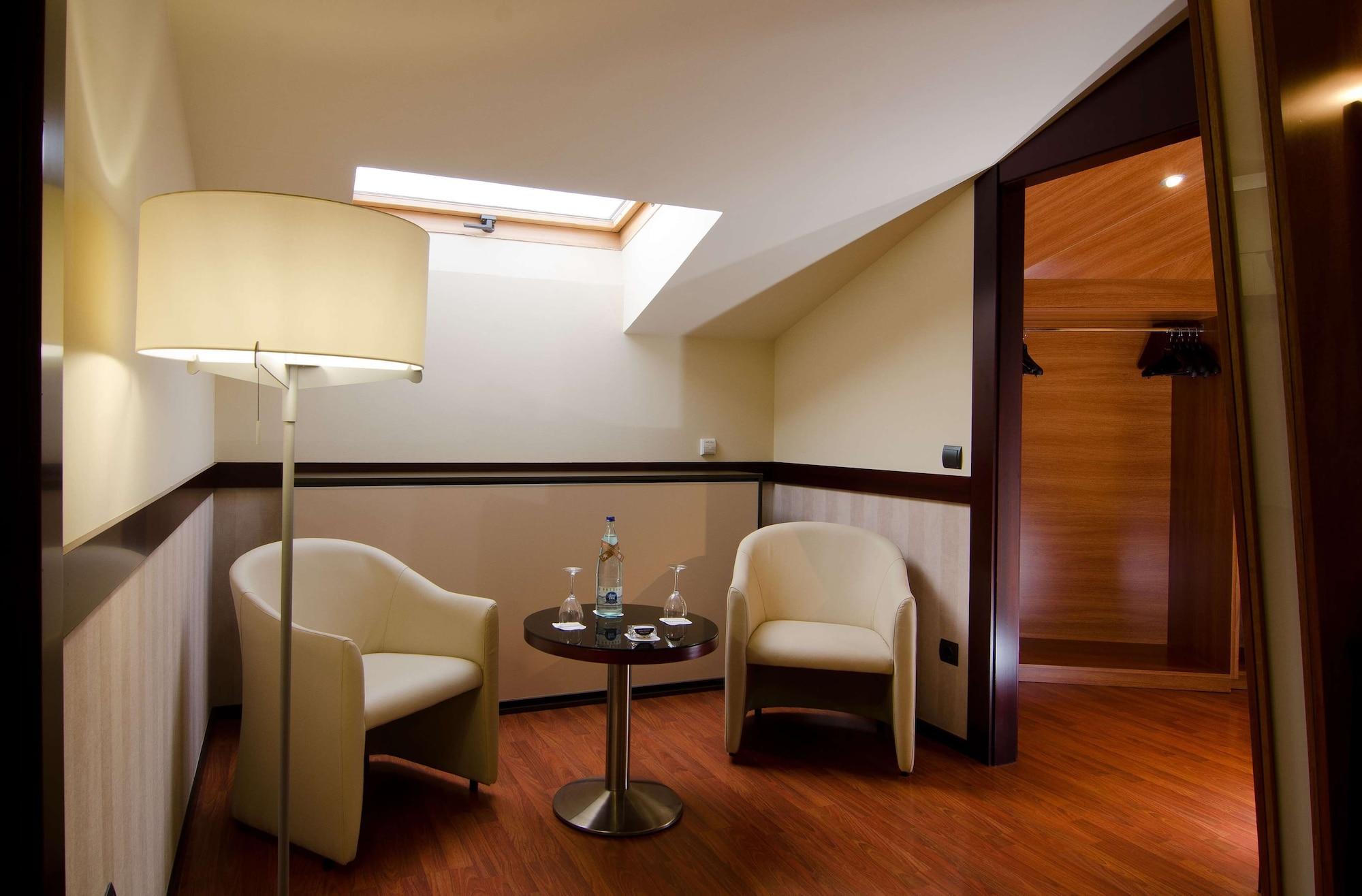 Catalonia El Pilar Hotel 4*