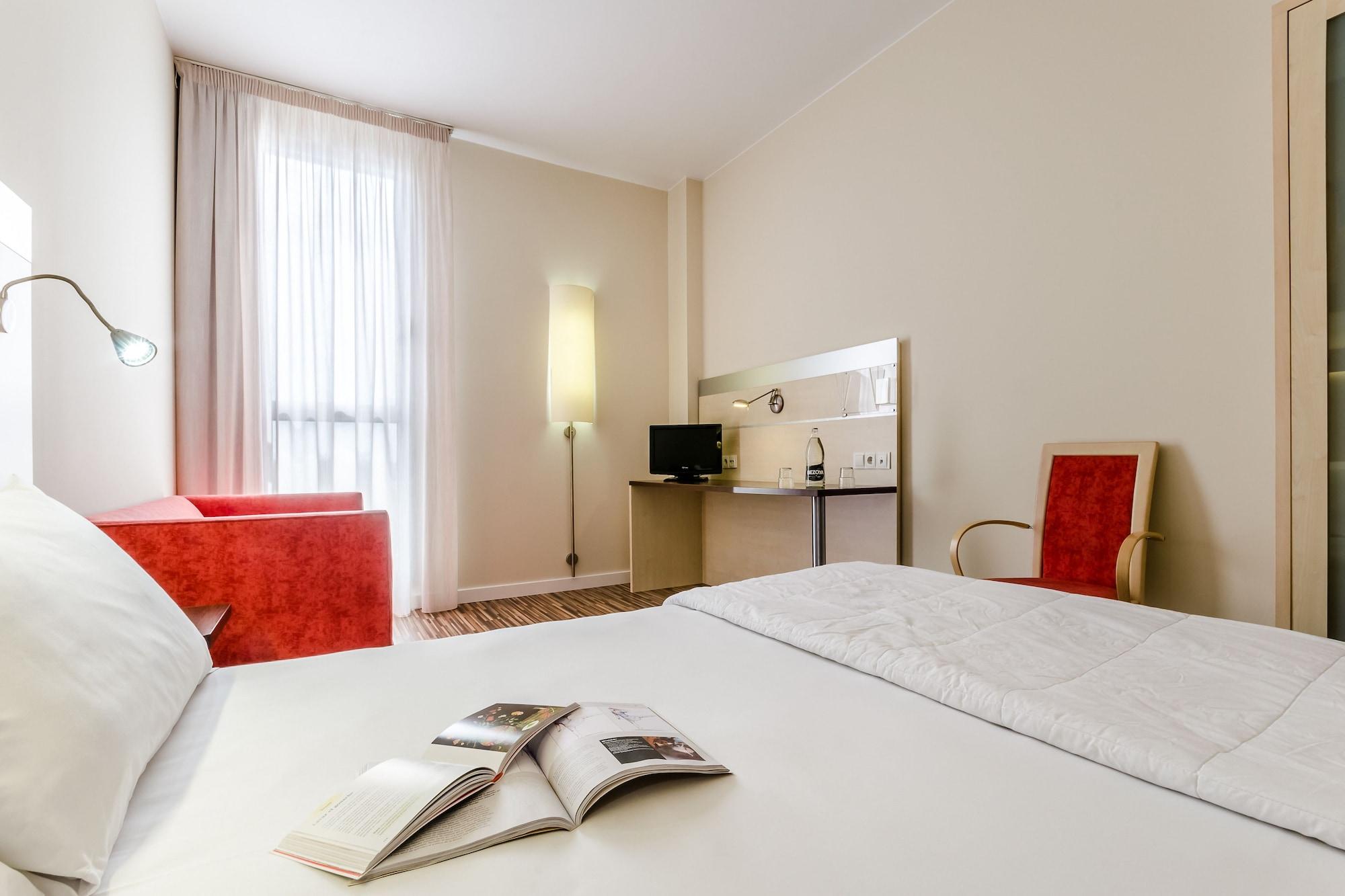 Hotel Yit Ciudad De 3*