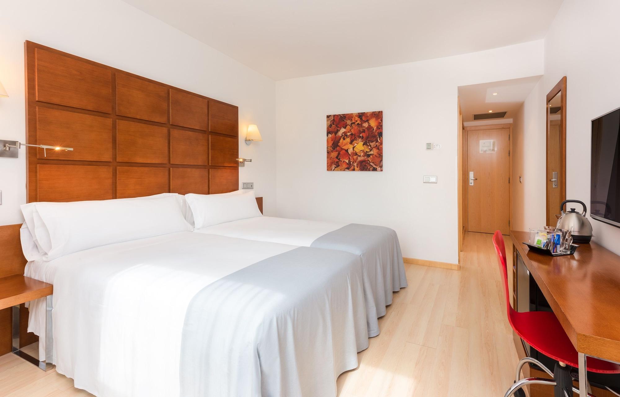 Zentral Ave 4*