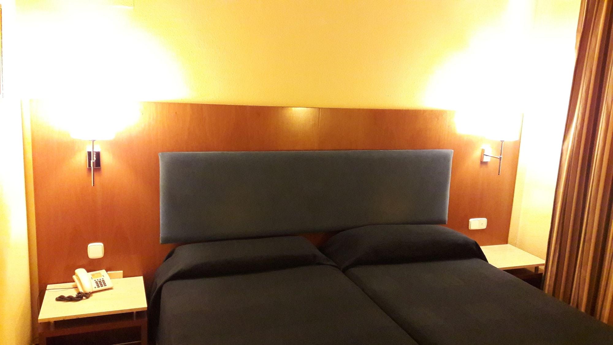 Vtz Orus Factory - Parking Muy Economico 2* Zaragoza