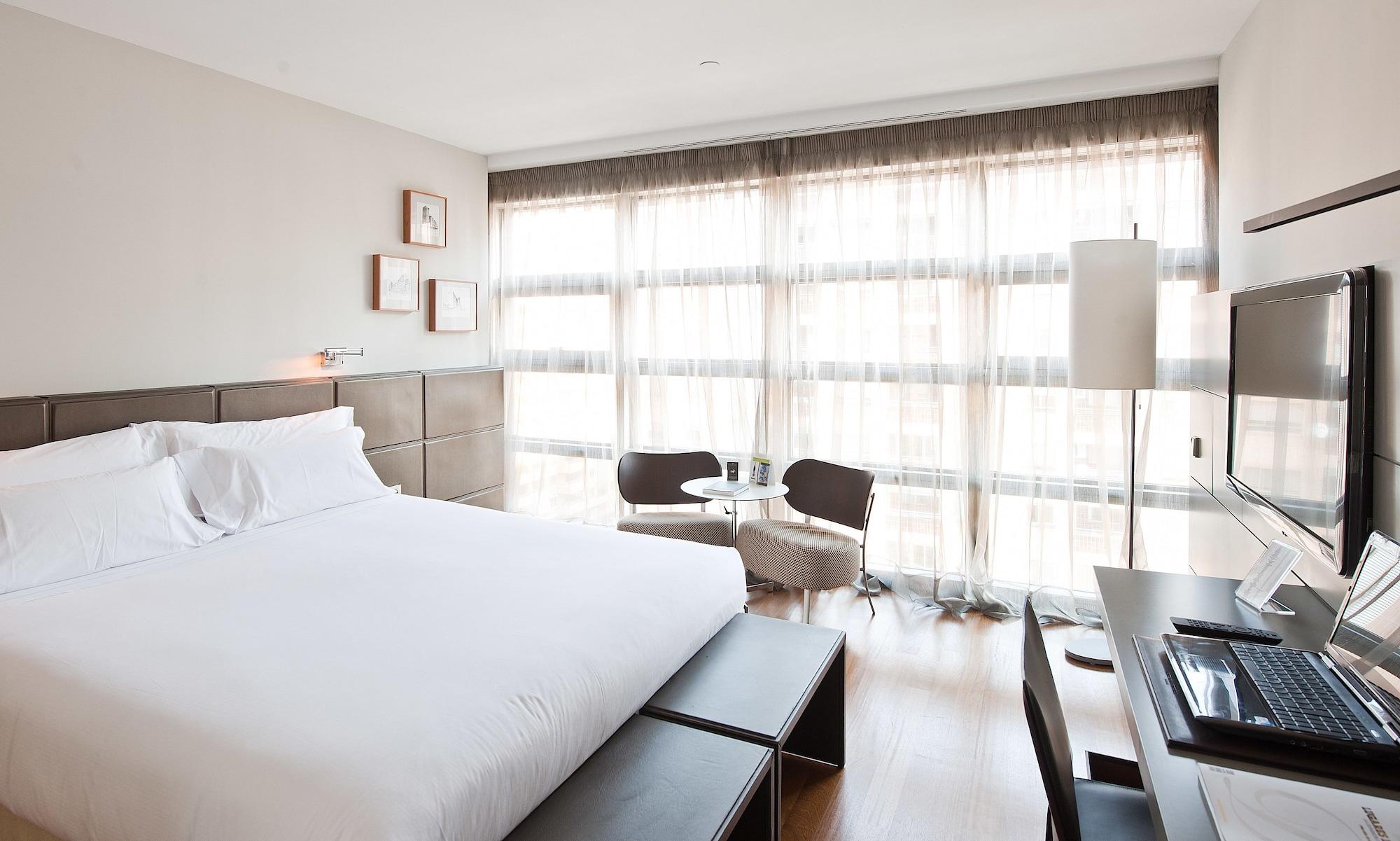 Hotel Reina Petronila 5*