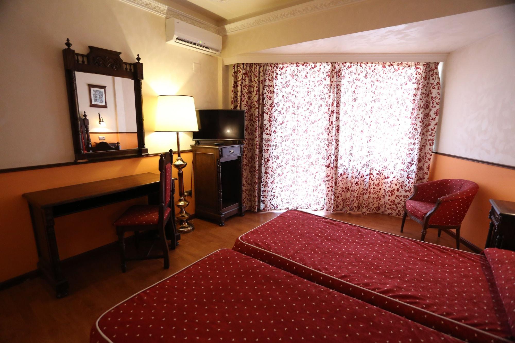 El Cisne Hotel 3*