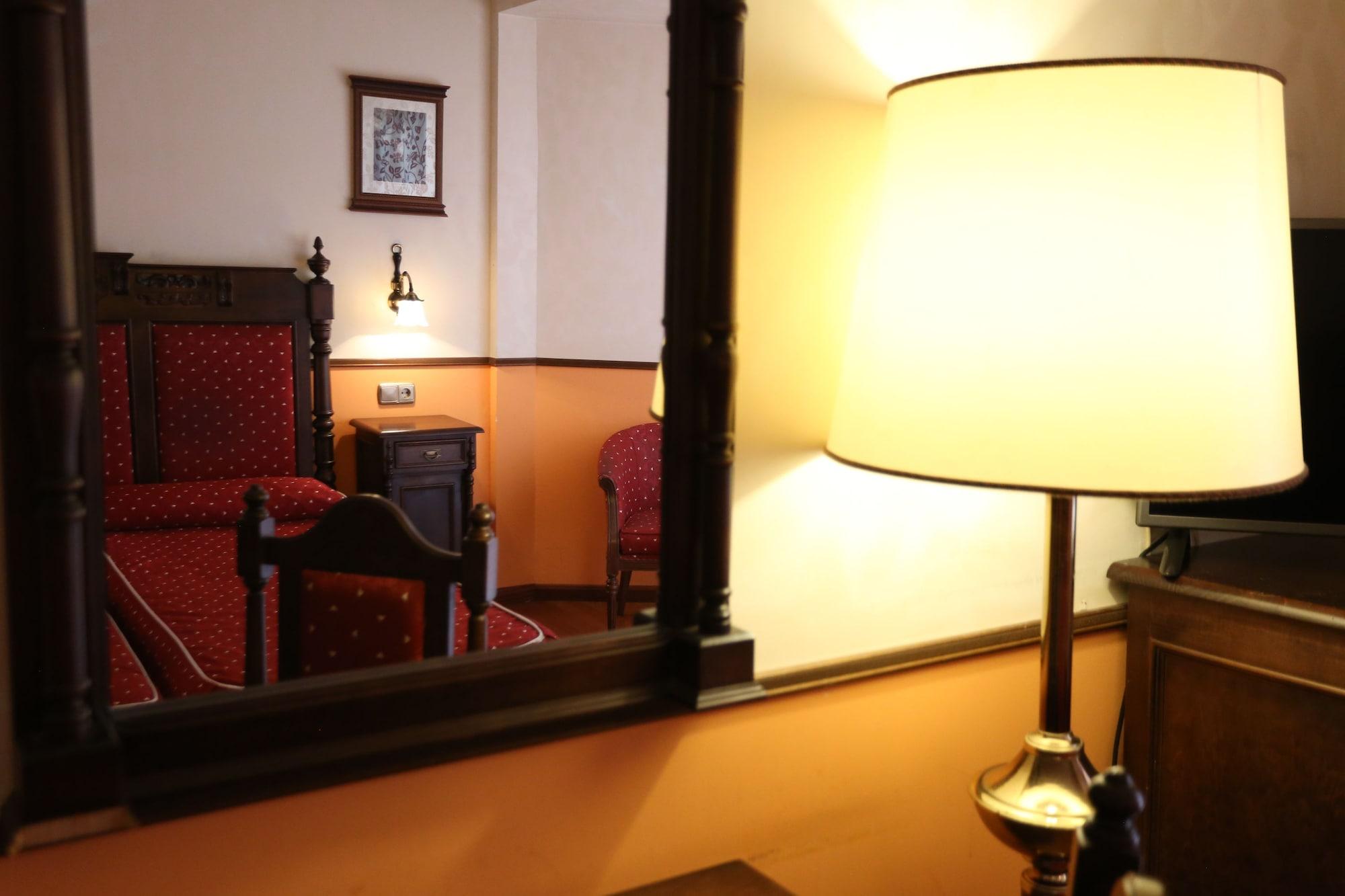 El Cisne Hotel
