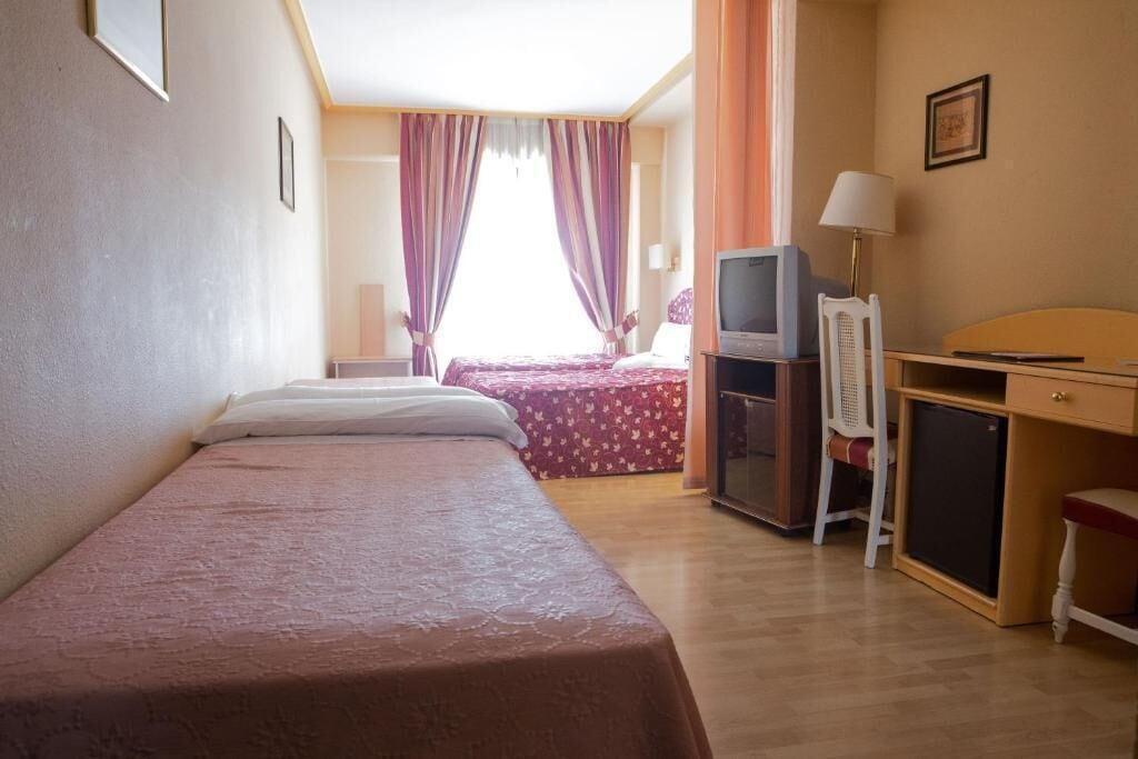 Tibur Hotel