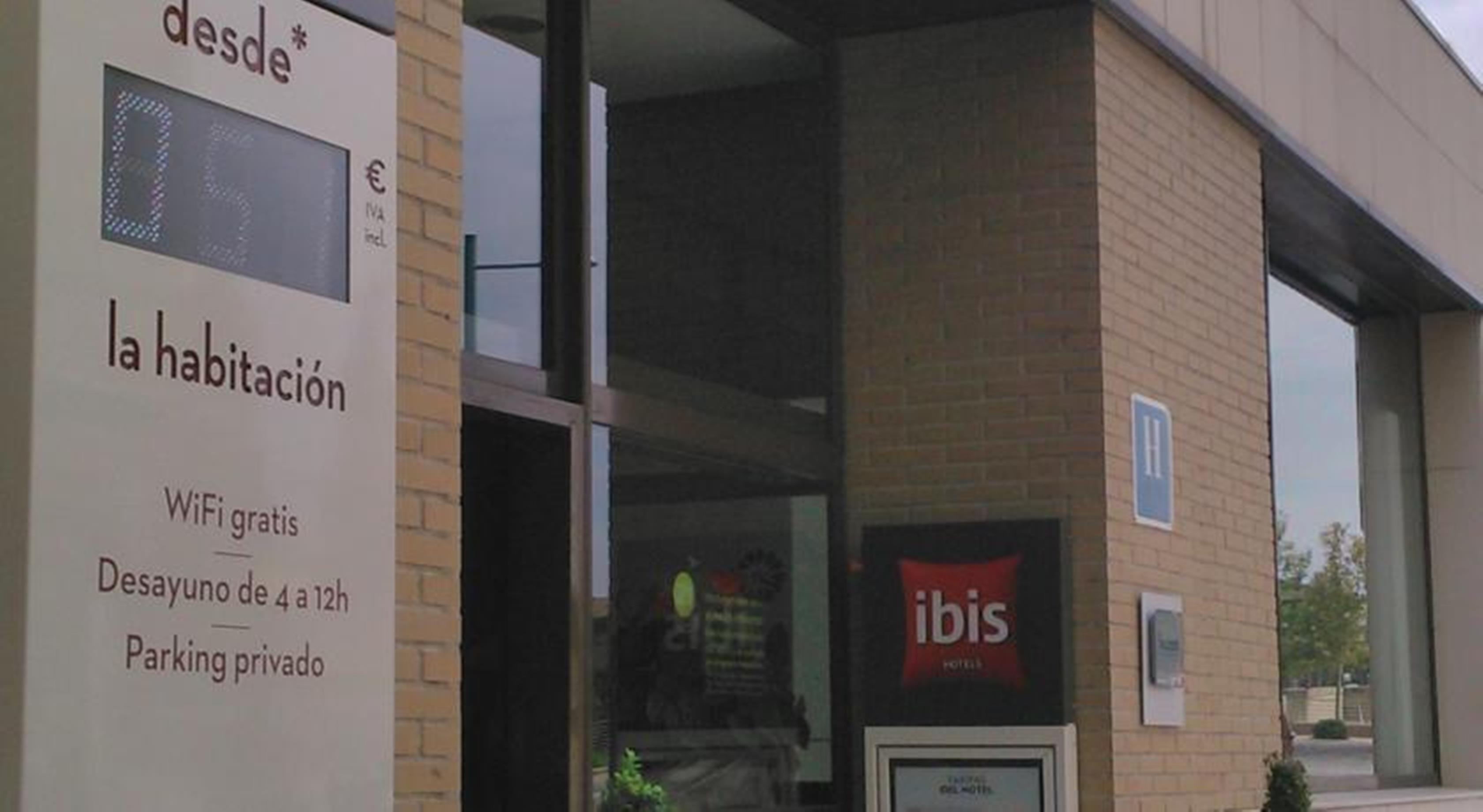 Ibis Centro Hotel 2*