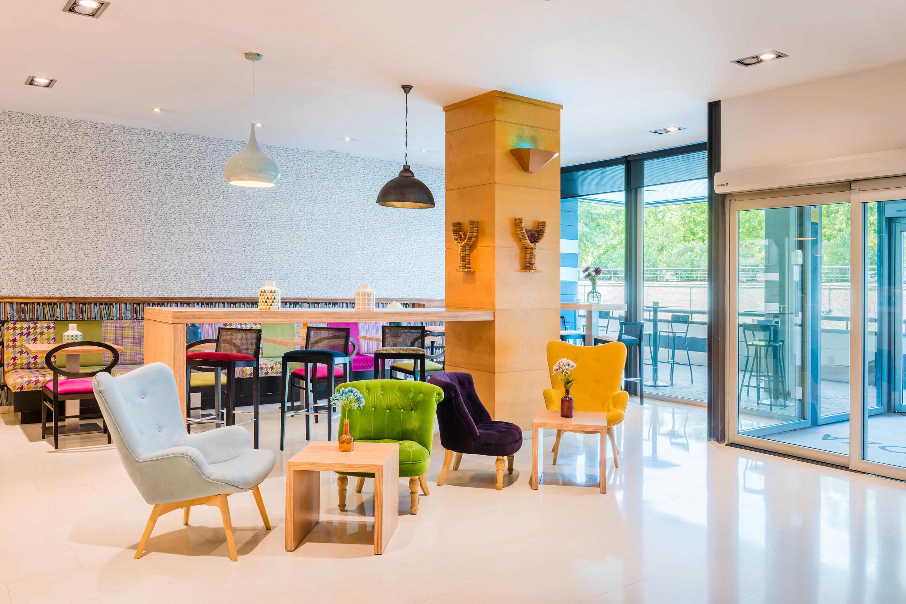 Zentral Ave Hotel