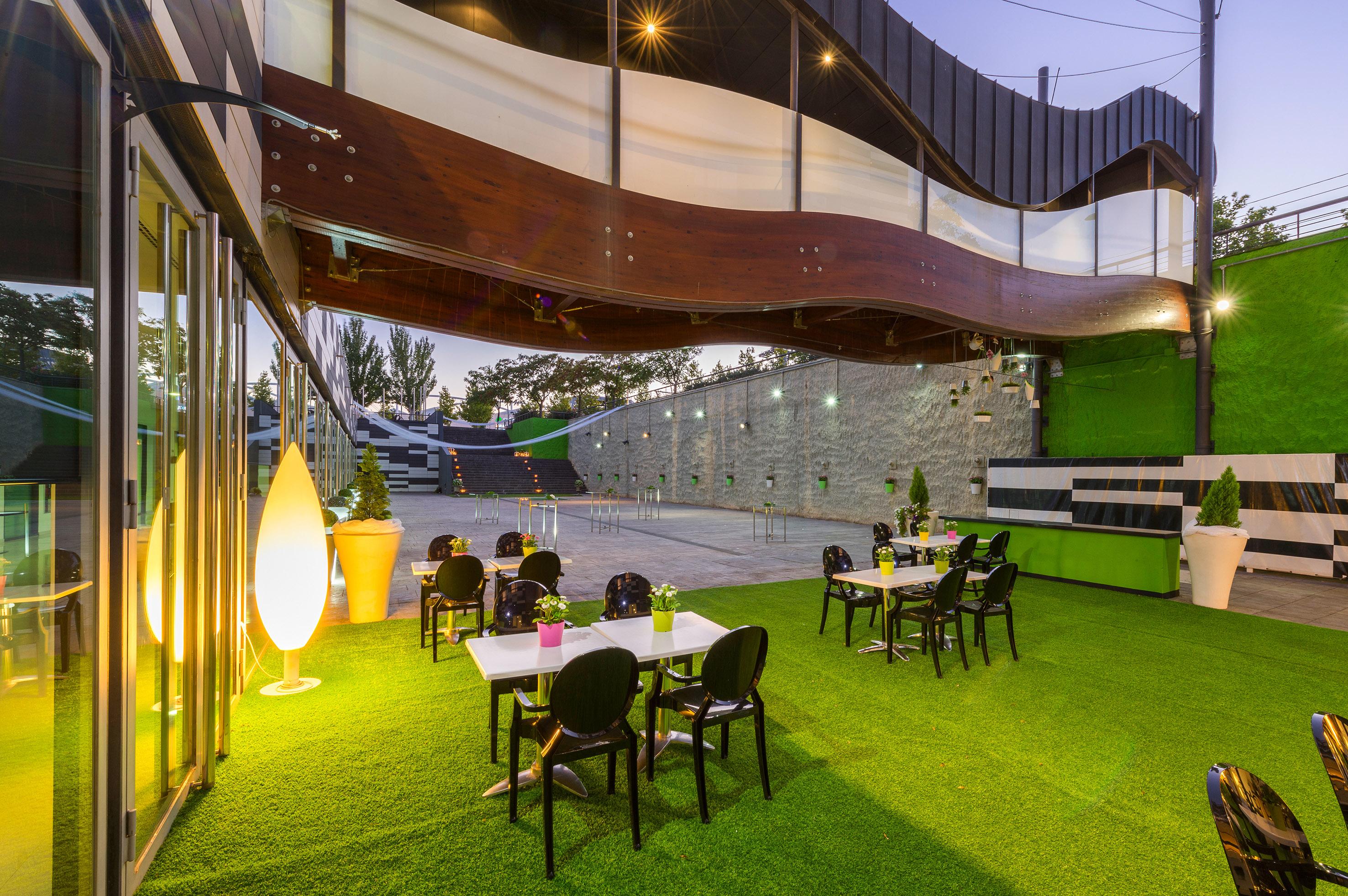 Zentral Ave Hotel
