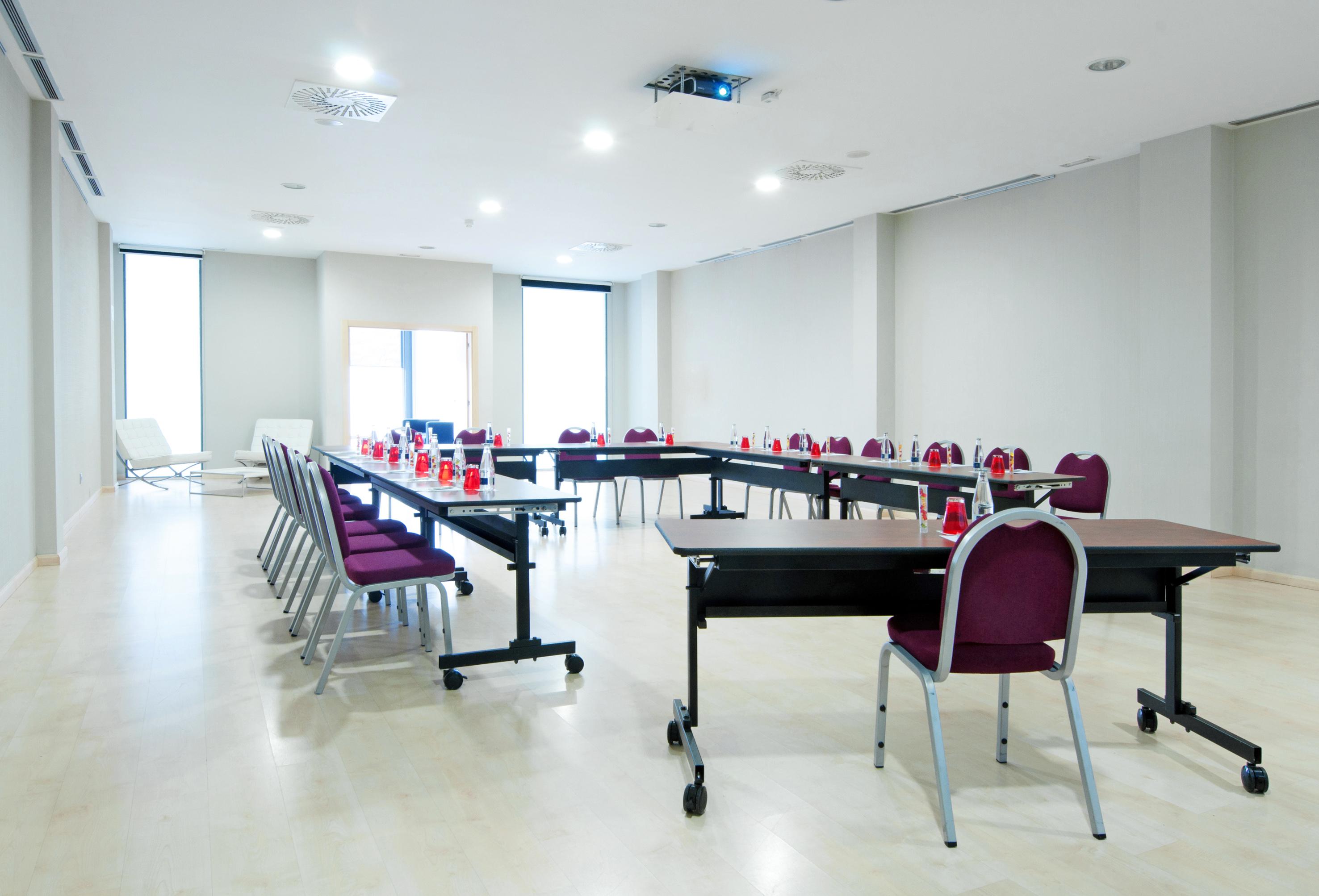 Zentral Ave Hotel 4*