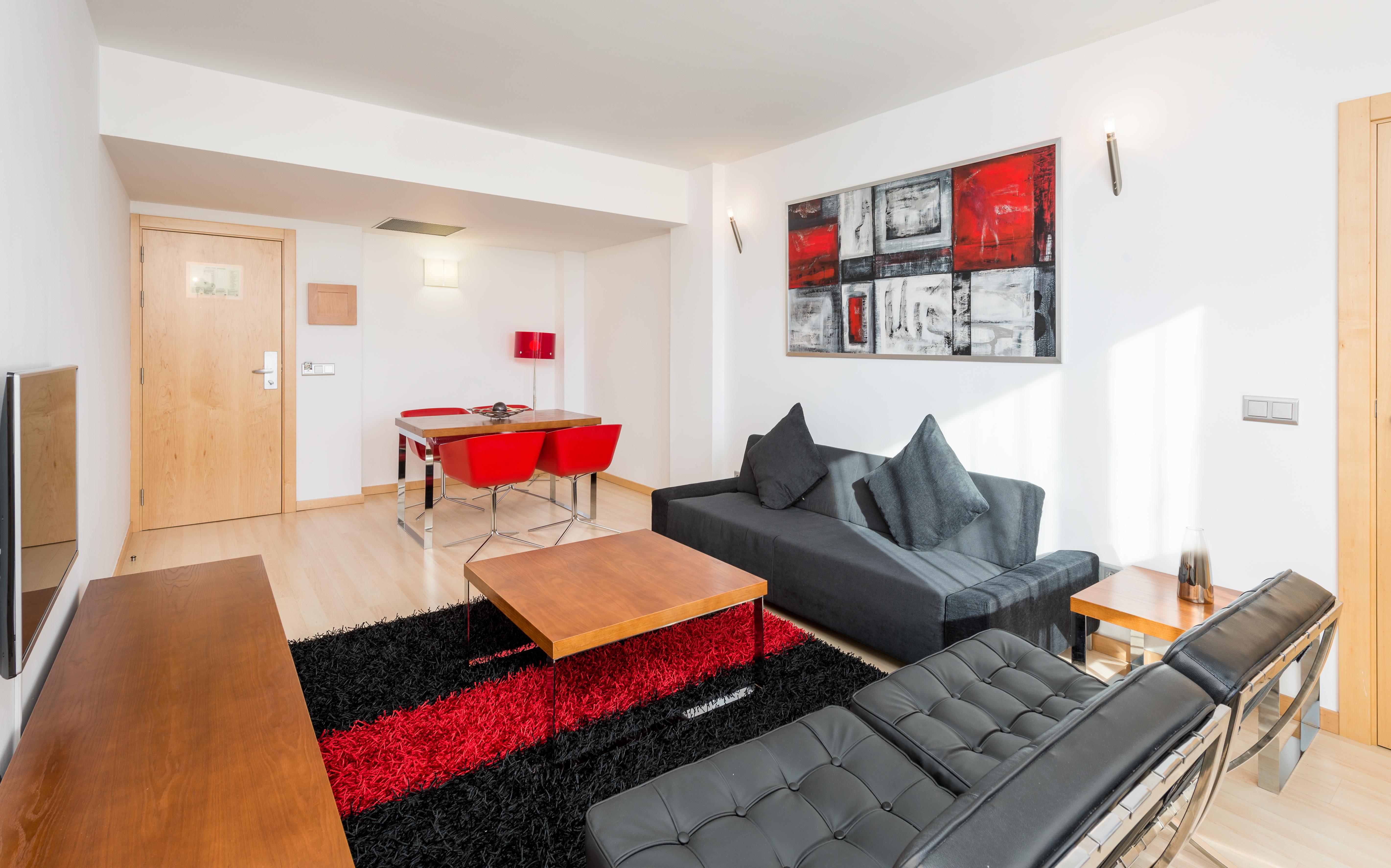 Zentral Ave Hotel