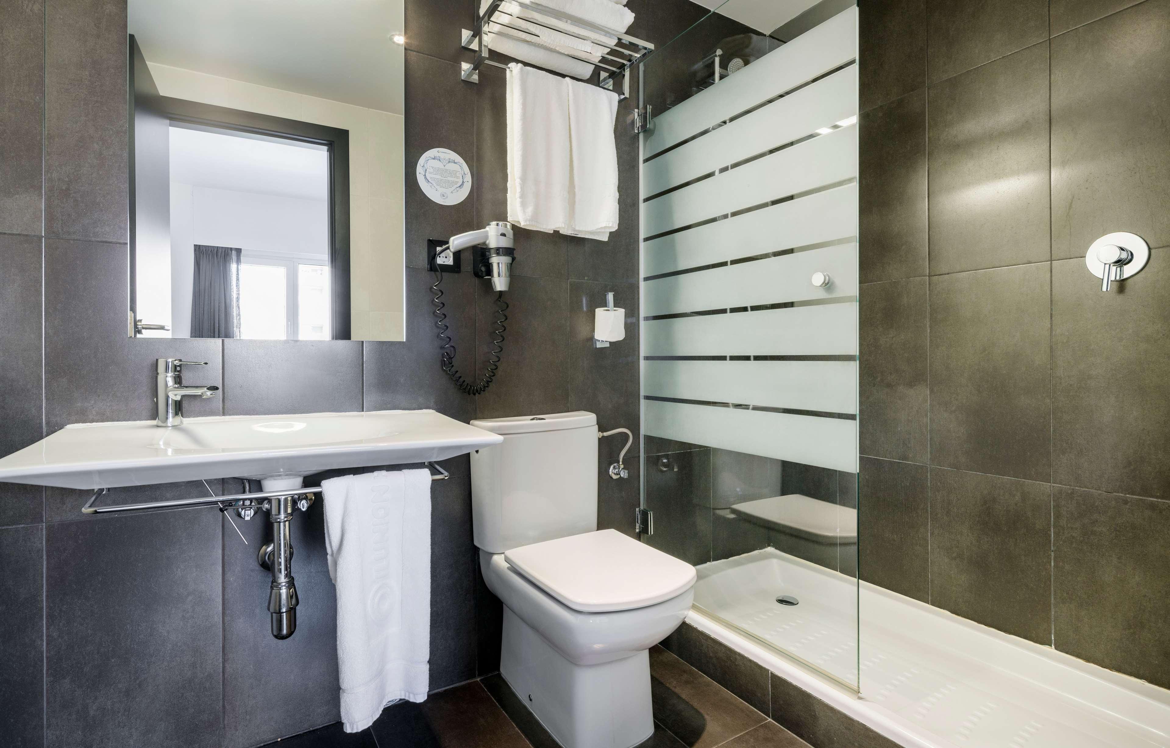 Hotel Ilunion Romareda 4*