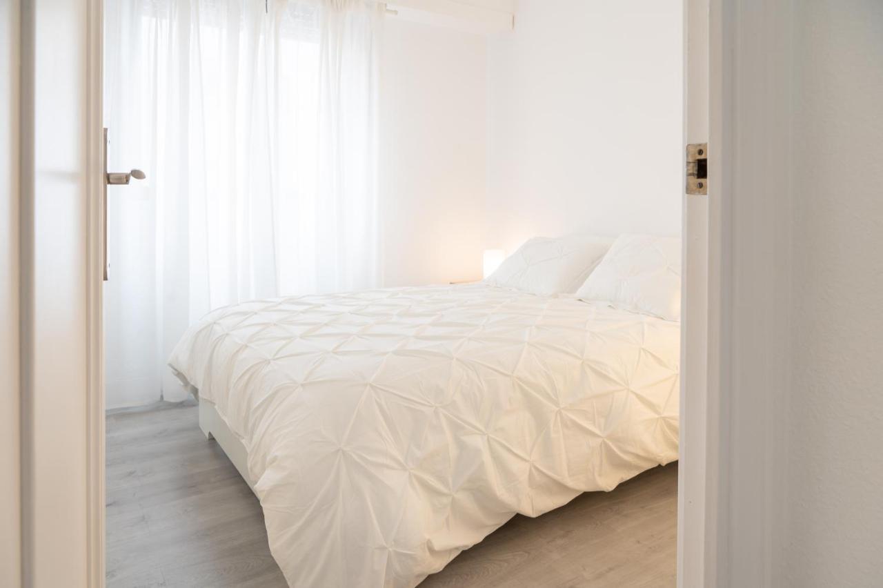 Al Lado De La Romareda Zaragoza
