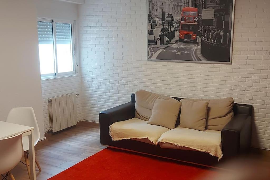 Precioso Piso-apartamento En Barrio De Apartamento