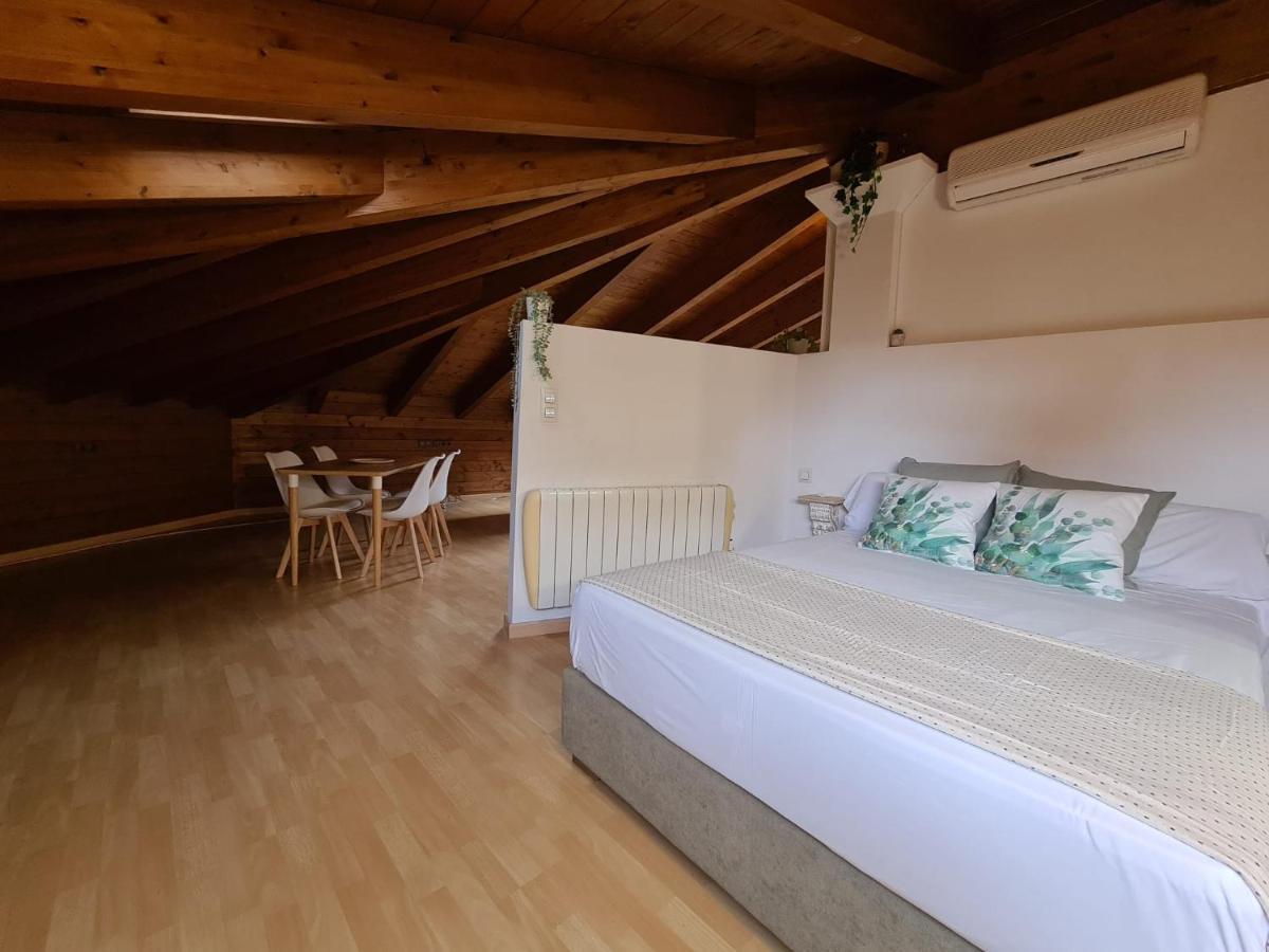 Dos Torres Numenor - ático Abuhardillado De Madera Apartamento Zaragoza
