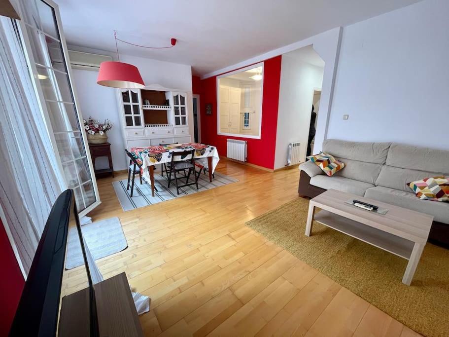 Acogedor En Apartamento *