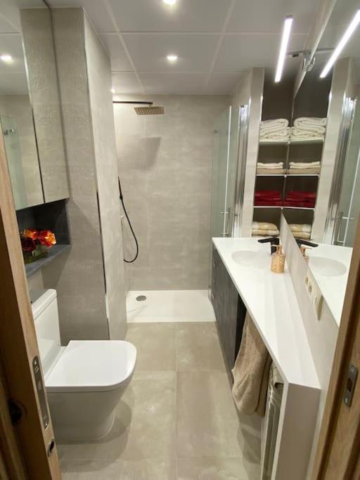 Apartamento Acogedor Con Acabados Primera Calidad