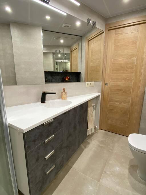 Acogedor Con Acabados Primera Calidad Apartamento
