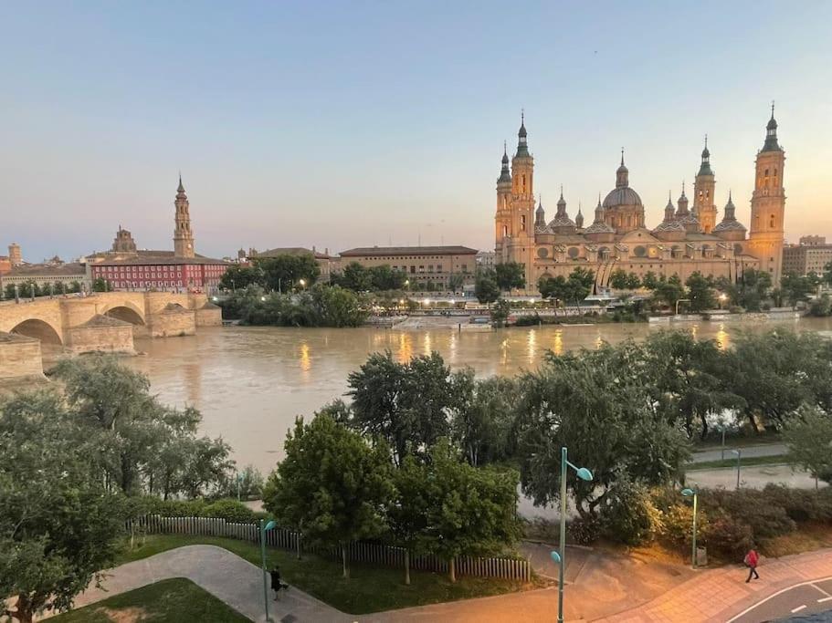 Apartamento Con Vistas Al Pilar Con Aparcamiento Privado Zaragoza
