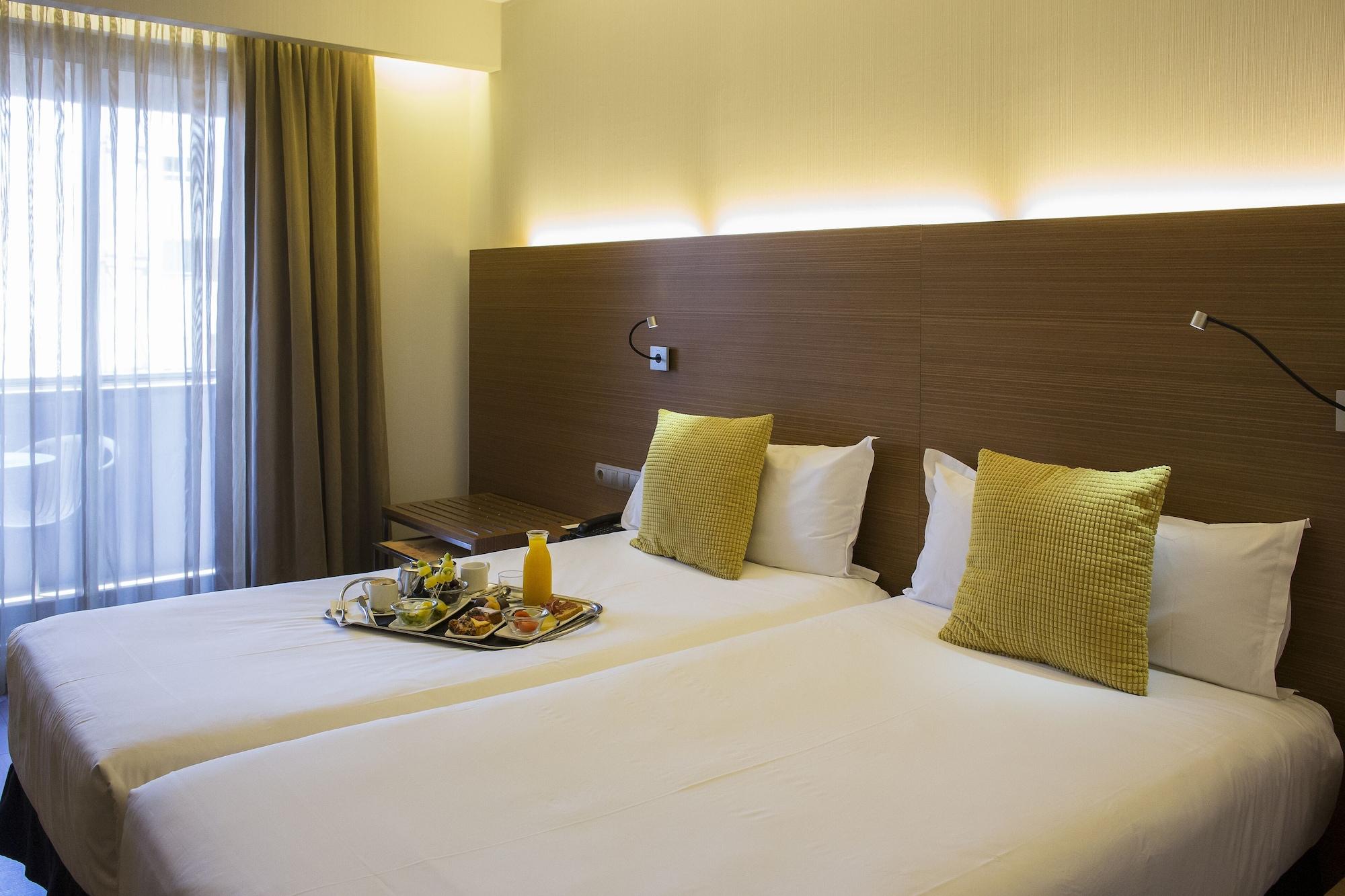 Hotel Vincci Zentro 4*
