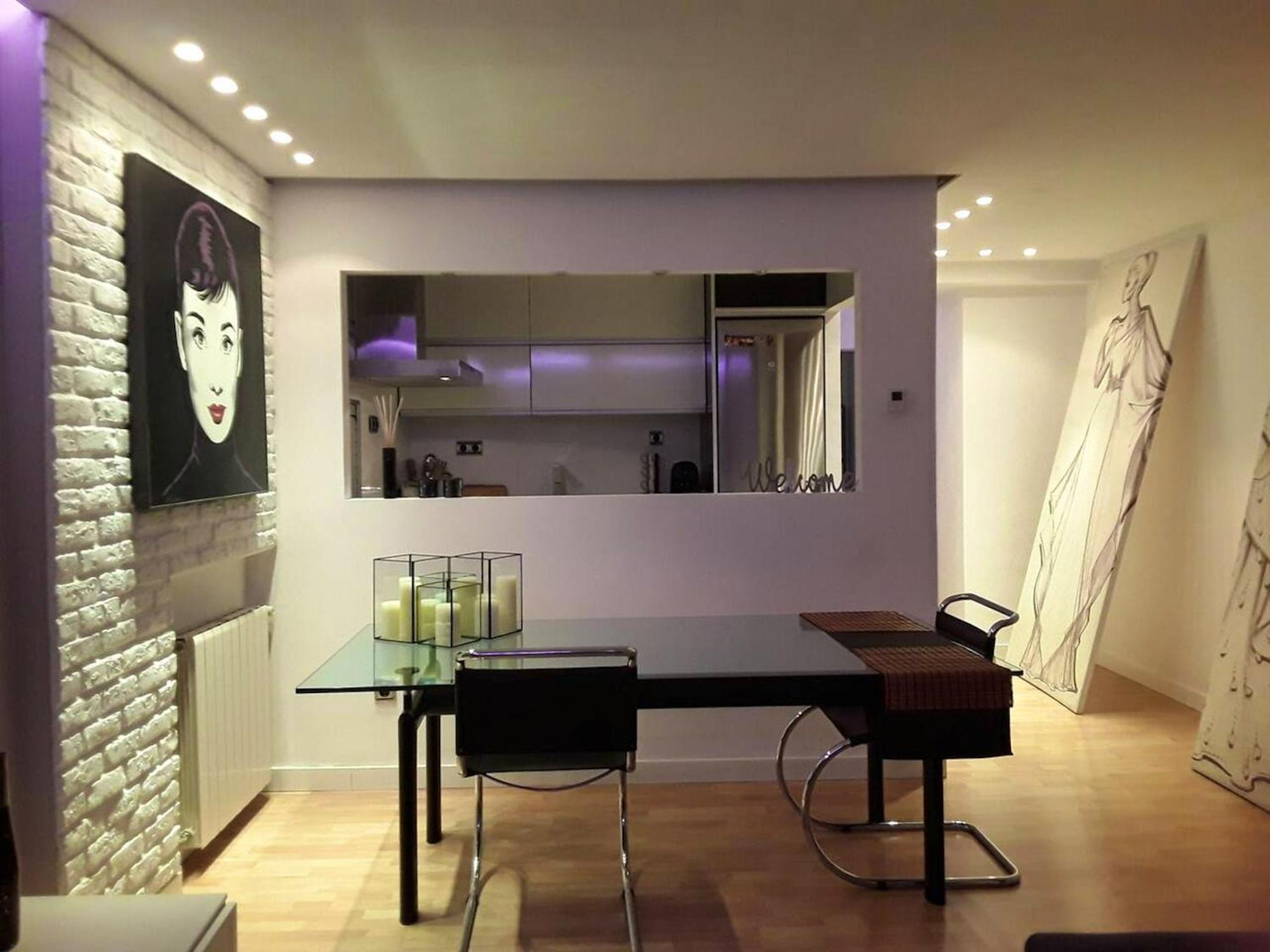Comfortable In 67 M² Near The Centre Сasa de vacaciones *