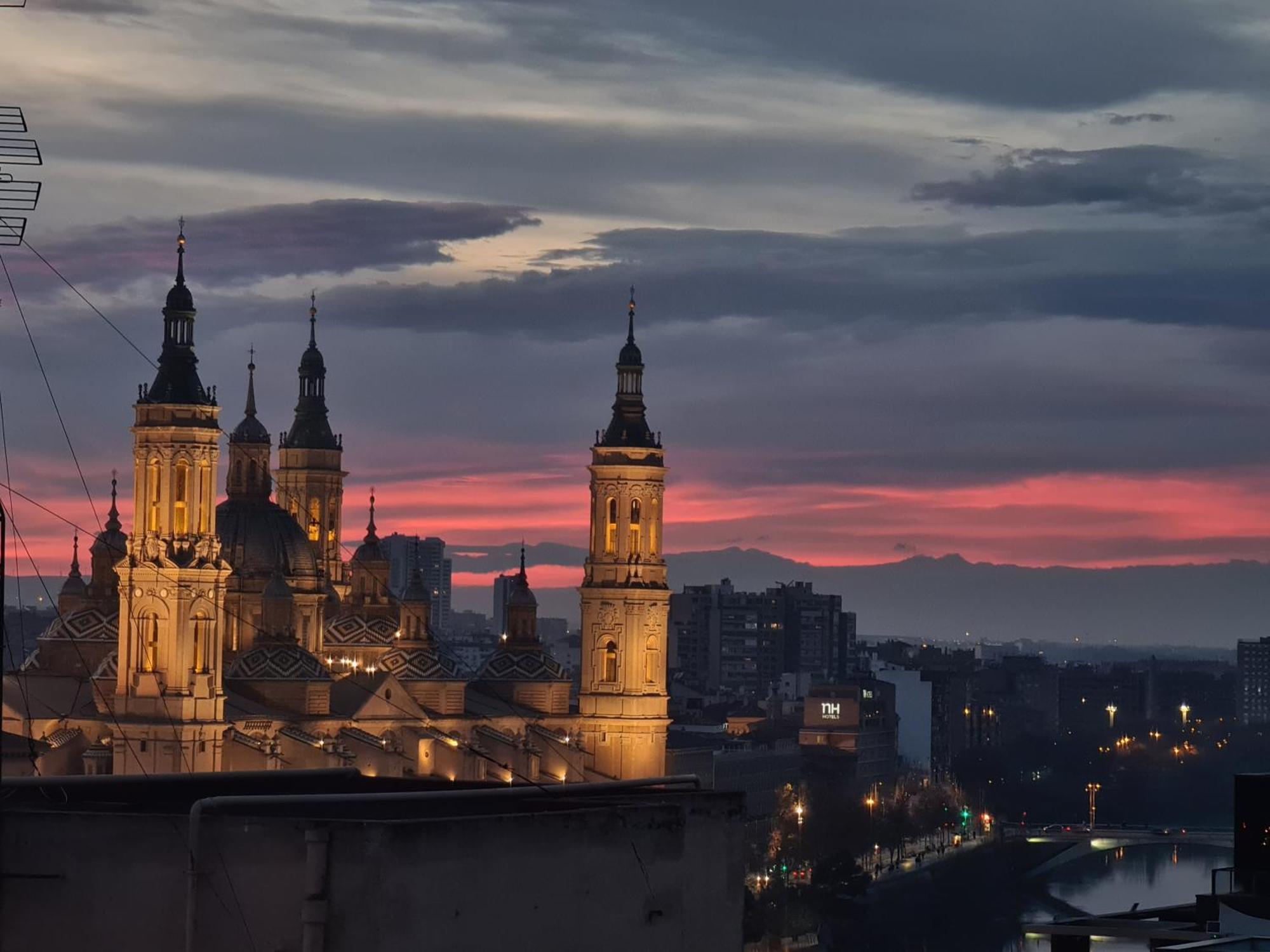 Apartamento El Mirador Del Pilar - Parking Y Vistas A La Basilica Zaragoza