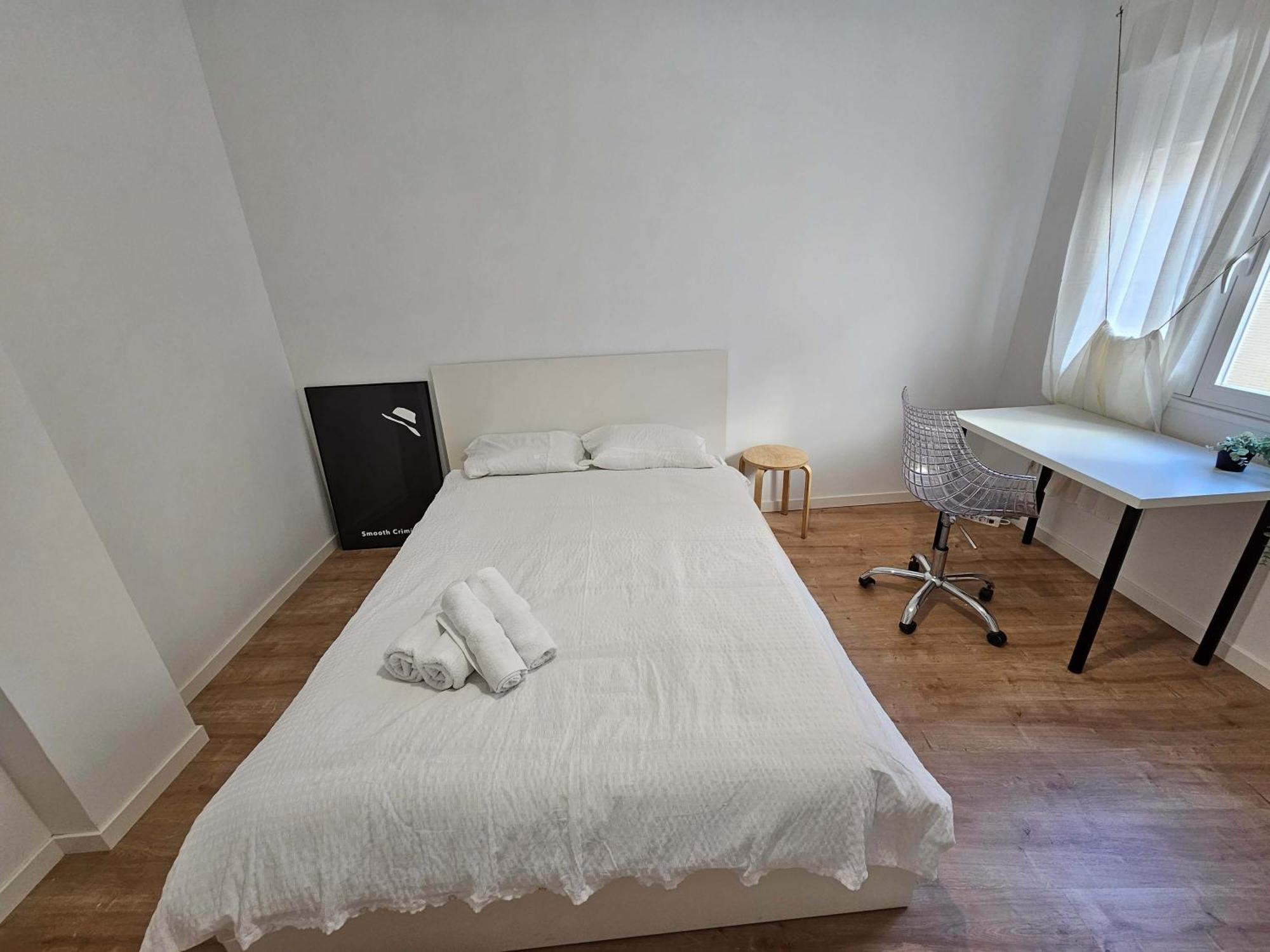 Moderno Piso Junto Al Pilar