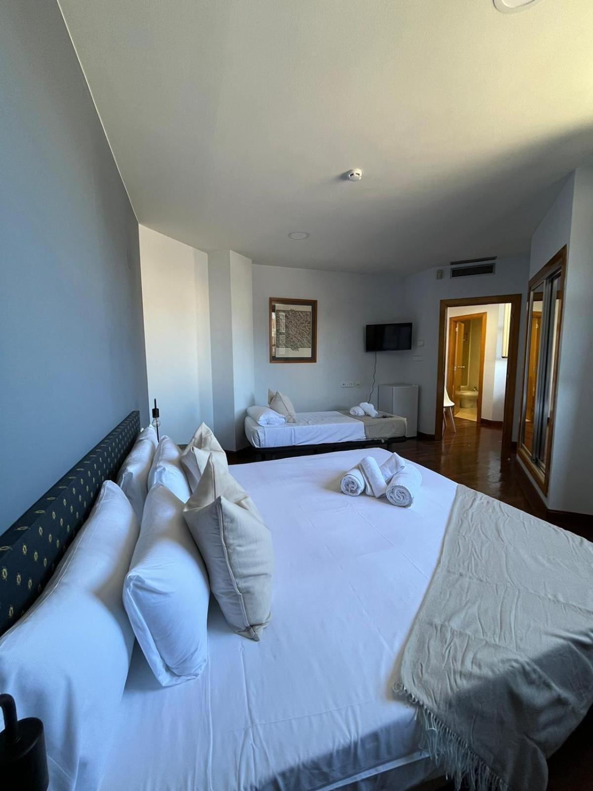 Vtz Orus Factory - Parking Muy Economico Hotel