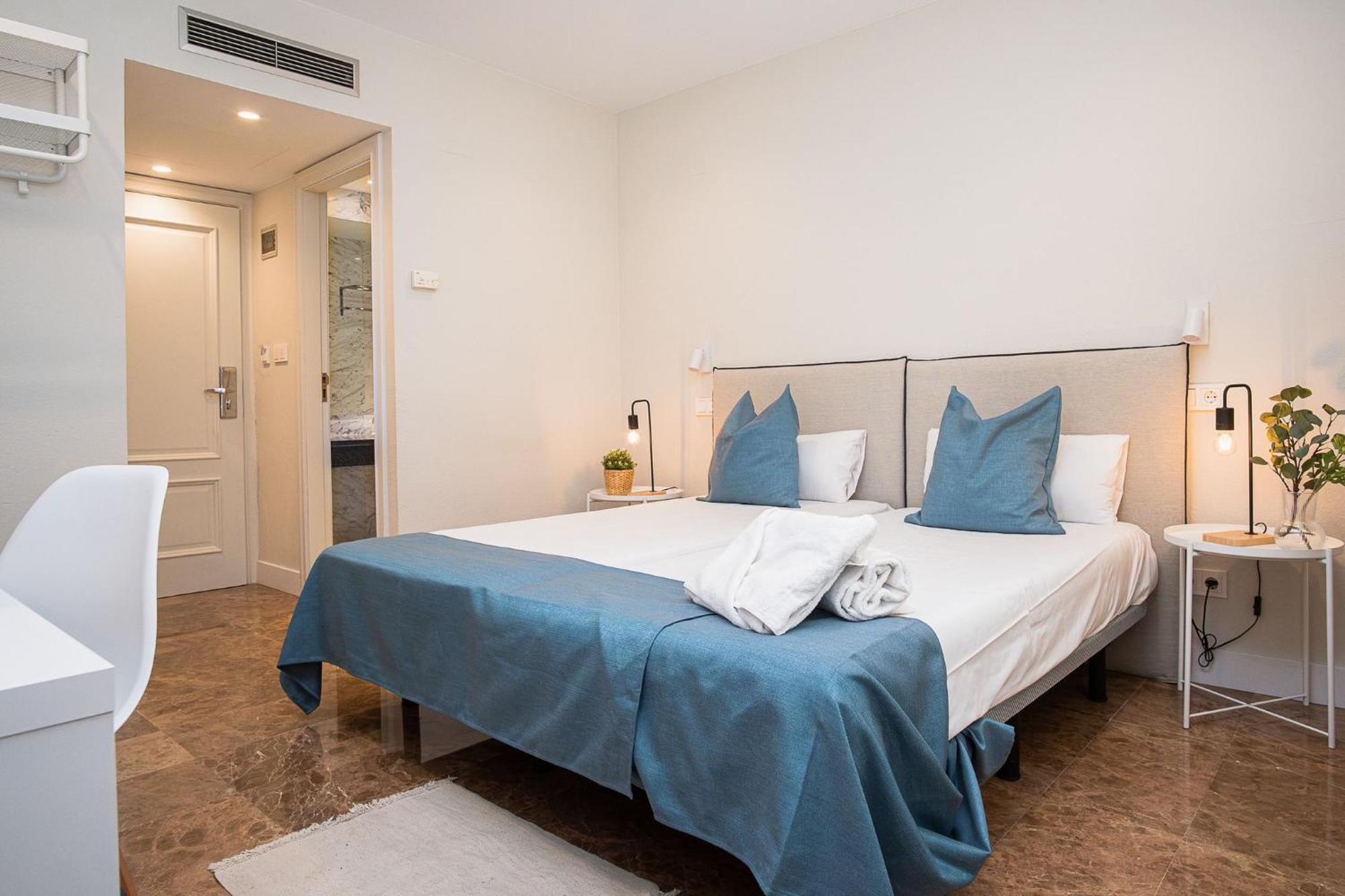Vtz Orus Factory - Parking Muy Economico Hotel