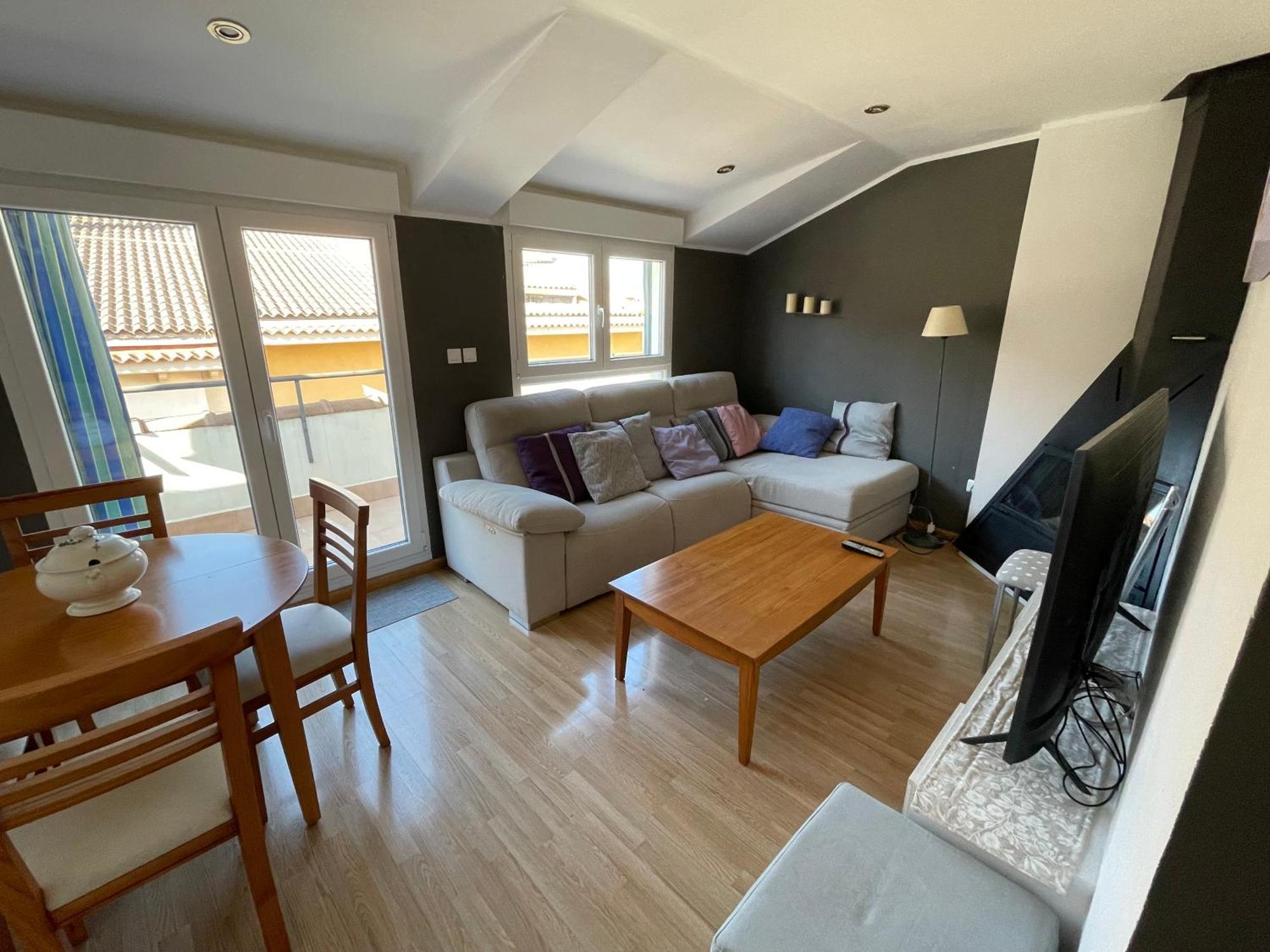 Apartamento Atico Junto A Mercado Central, Con Parking Gratis