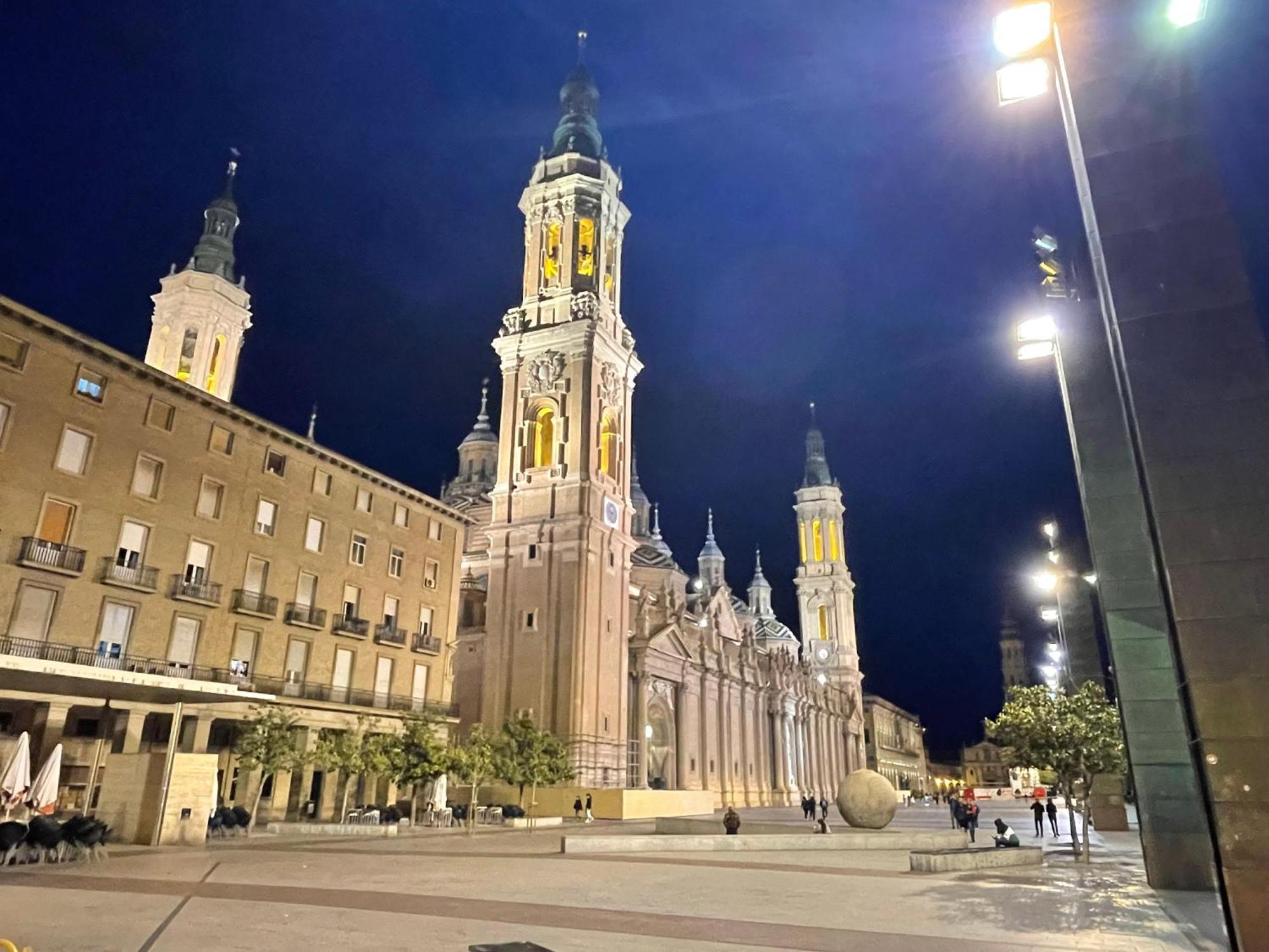 Apartamento Atico Junto A Mercado Central, Con Parking Gratis