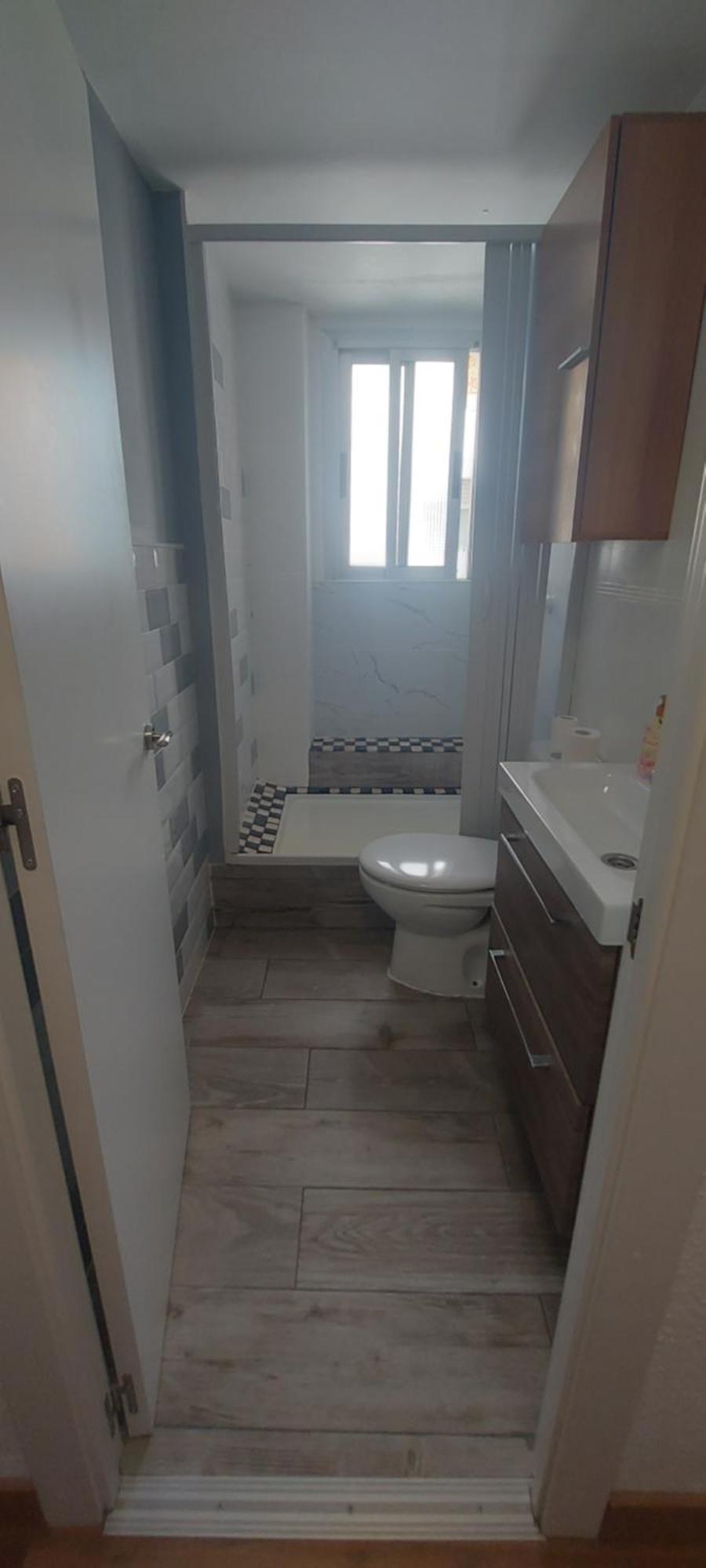 Precioso Piso-apartamento En Barrio De Apartamento