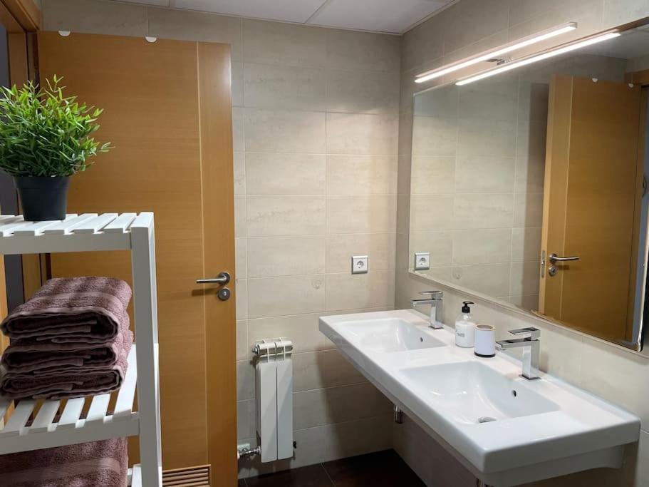 Mediodia - Parking Incluido, Centrico Y Tranquilo Apartamento Zaragoza