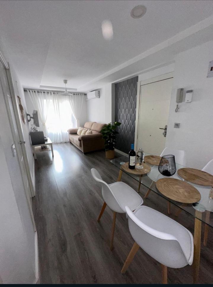 Cerca Del Pilar Apartment *