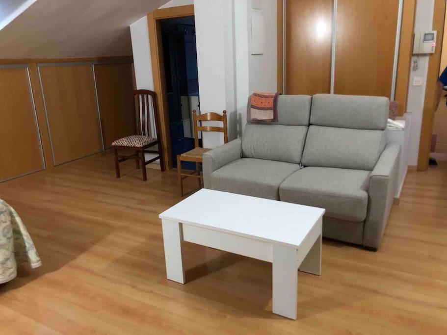 Apartamento Estudio Buhardilla Completo