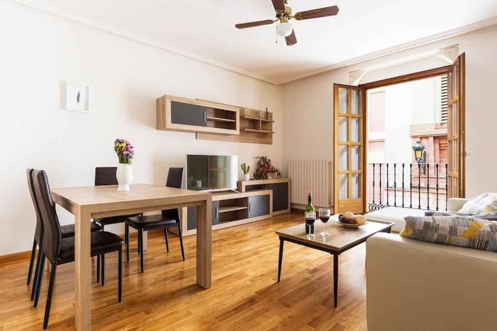 Pasaje De Giles Con Garaje Apartment *