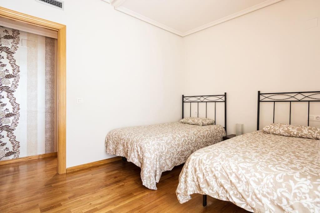 Pasaje De Giles Con Garaje Apartamento