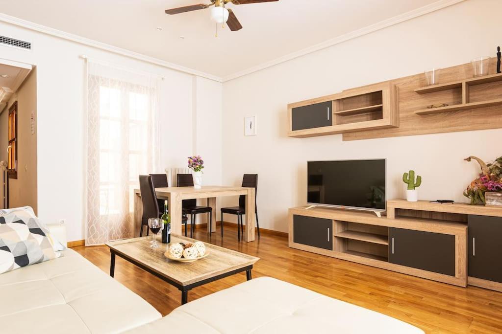 Pasaje De Giles Con Garaje Apartamento